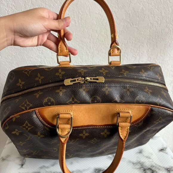 LOUIS VUITTON Monogram Deauville Handbag - Picture 5 of 15